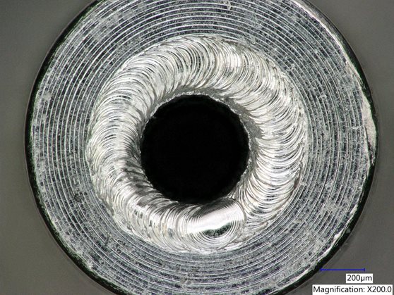 大氣保護下，激光焊接具有銀色光澤